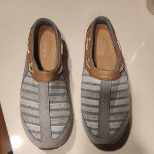 Easy Spirit Blue and Tan Mules Comfortable Slip-On Design (Wide)